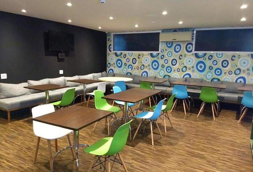 ホテル Golden Tower Express Araraquara By Fênix Hotéis