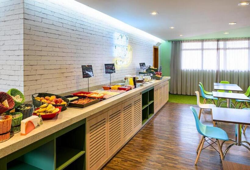 ホテル Golden Tower Express Araraquara By Fênix Hotéis