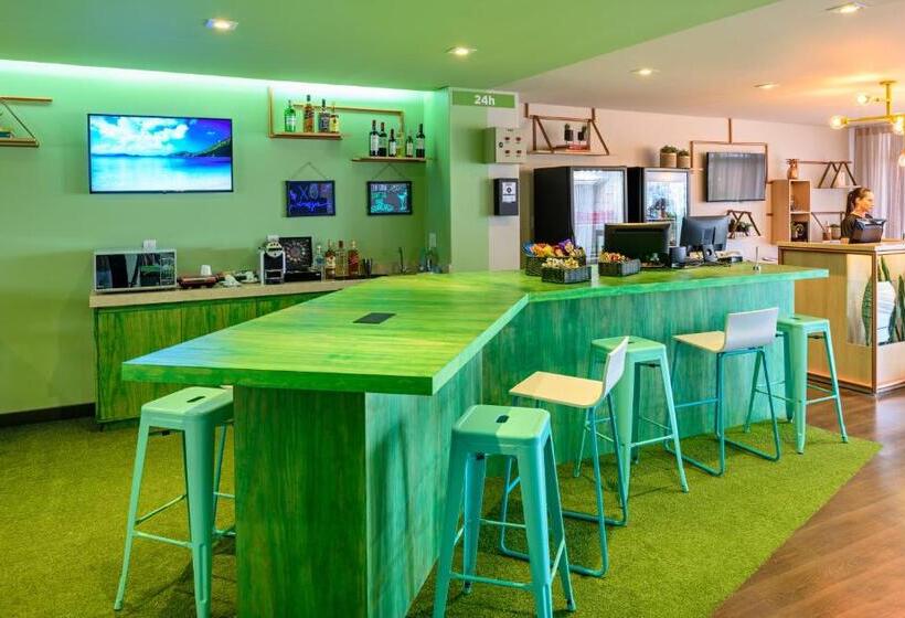 ホテル Golden Tower Express Araraquara By Fênix Hotéis