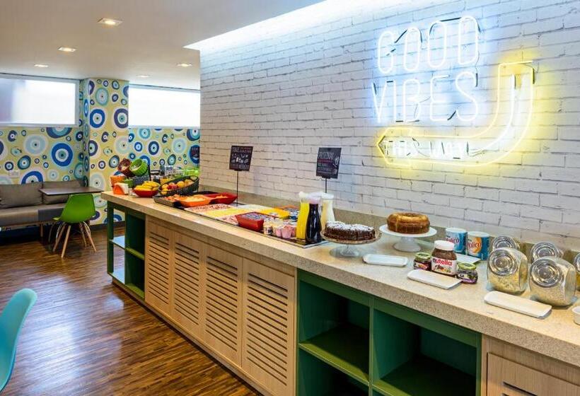 ホテル Golden Tower Express Araraquara By Fênix Hotéis