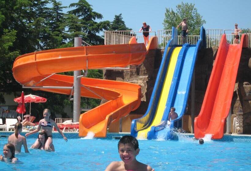 Отель Iskar & Aquapark All Inclusive