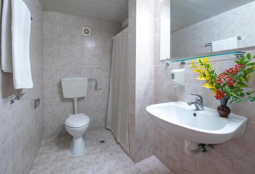 Отель Iskar & Aquapark All Inclusive