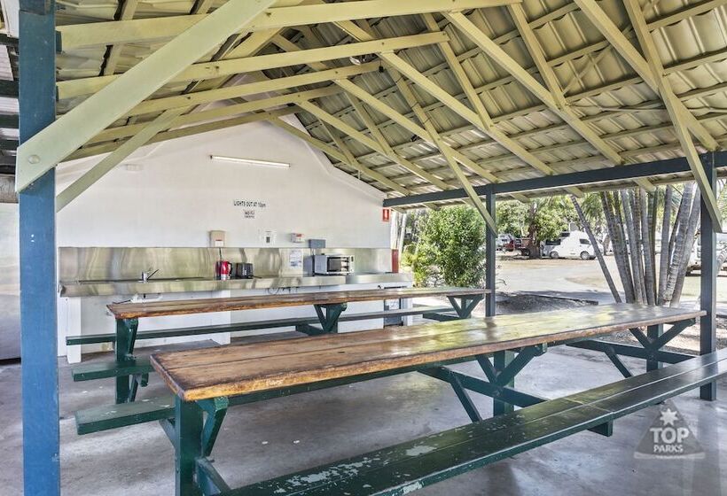 בית מלון כפרי Tasman Holiday Parks   Airlie Beach