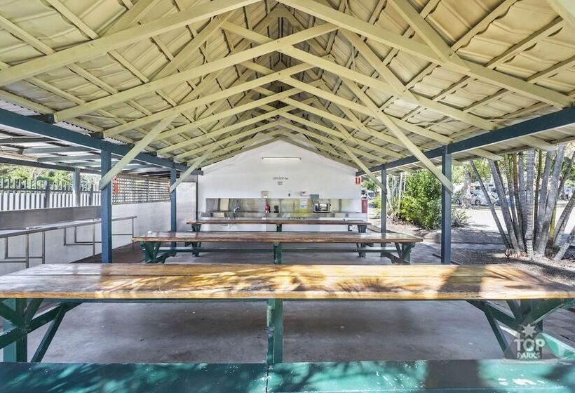 בית מלון כפרי Tasman Holiday Parks   Airlie Beach