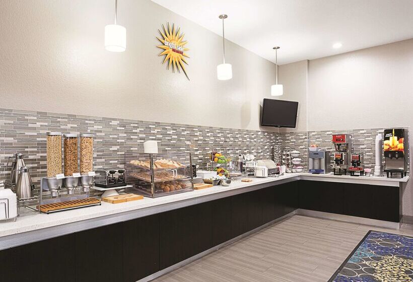 Отель La Quinta By Wyndham San Antonio Northwest
