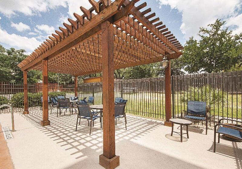 Отель La Quinta By Wyndham San Antonio Northwest