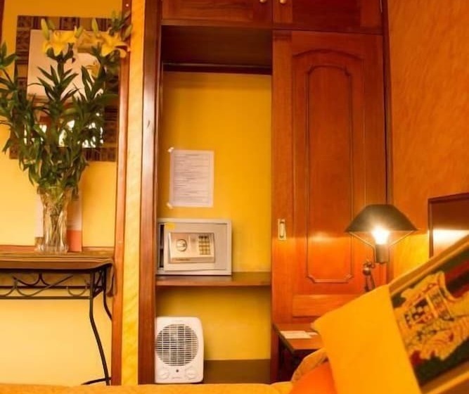 هتل Las Brisas Centro