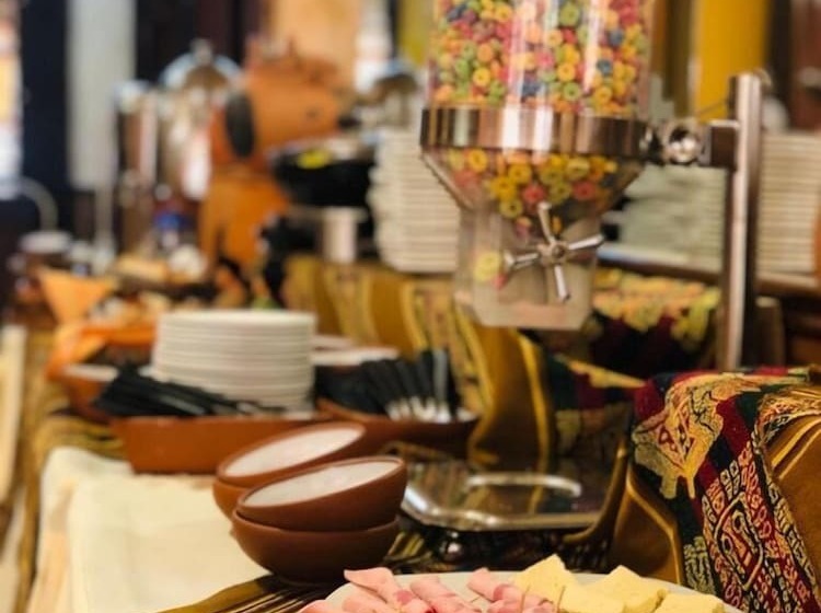 هتل Las Brisas Centro