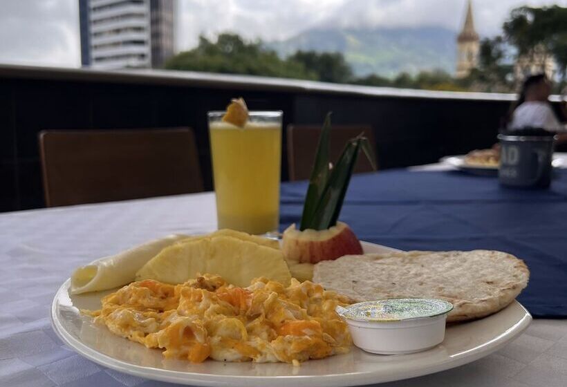 호텔 Luxor Plaza Pereira