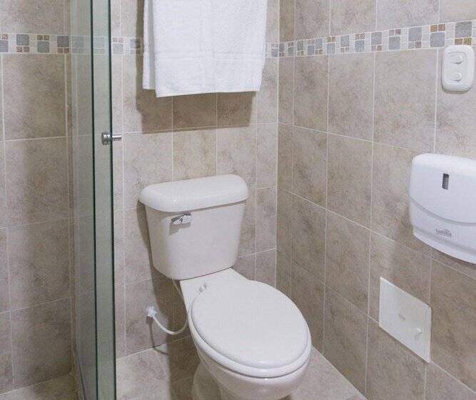 호텔 Luxor Plaza Pereira