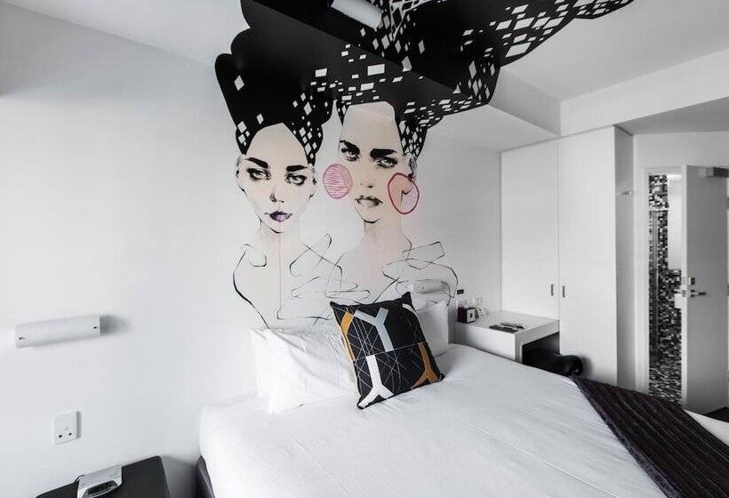 هتل Majestic Minima