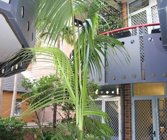 Mariners Court Hotel Sydney