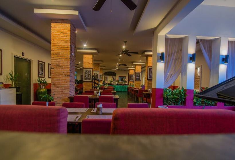 ホテル Mekong Angkor Palace