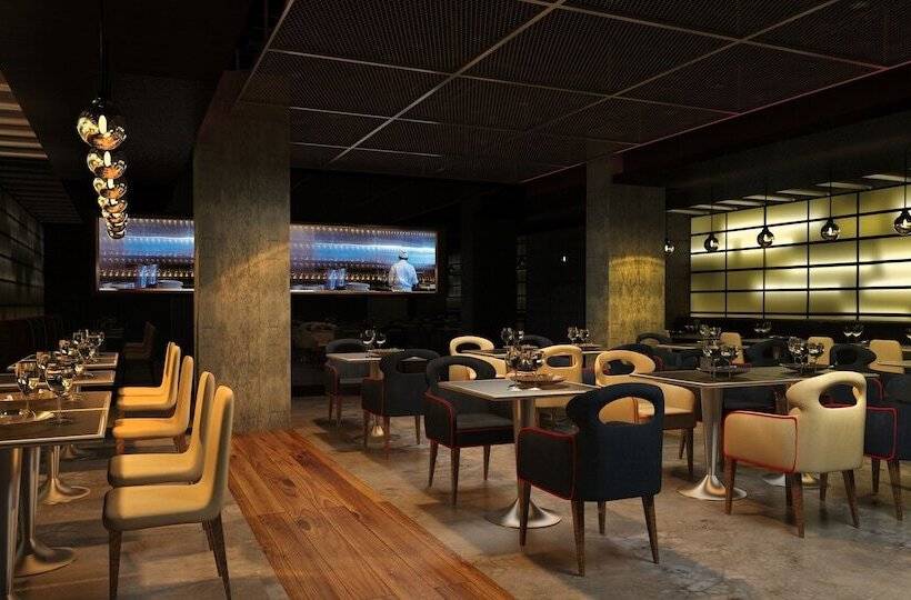 Monroe Hotel & Suites