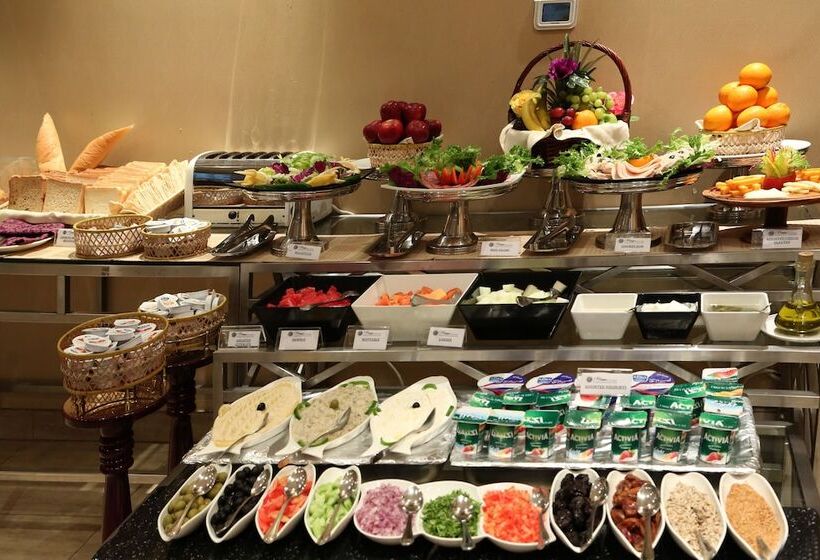 Monroe Hotel & Suites