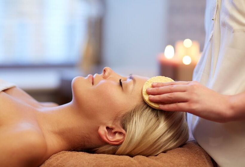 Monroe Hotel & Suites