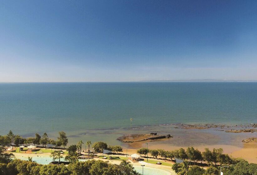 ホテル Oaks Redcliffe Mon Komo Suites