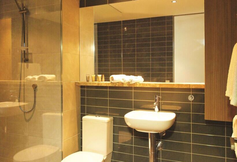 ホテル Oaks Redcliffe Mon Komo Suites