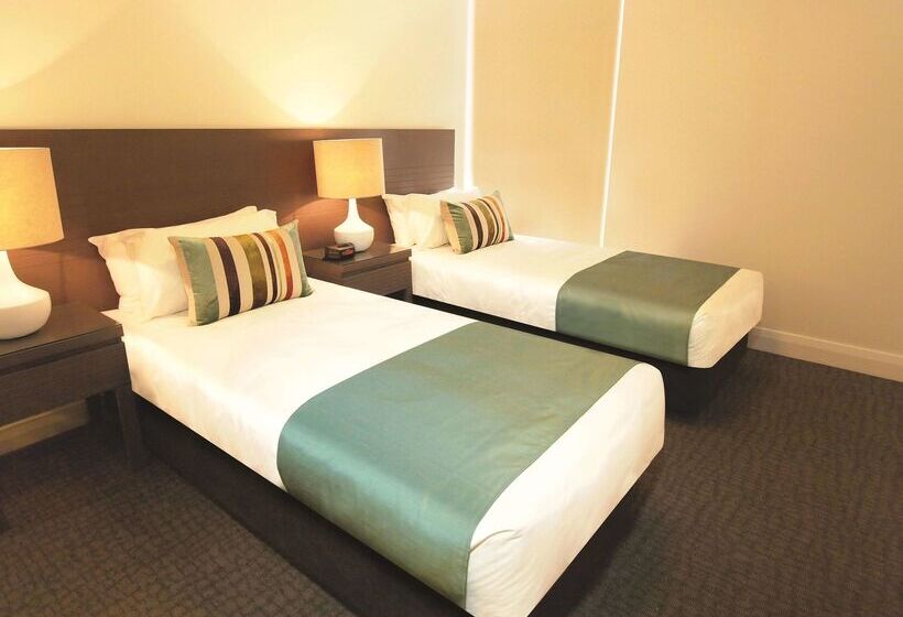 ホテル Oaks Redcliffe Mon Komo Suites