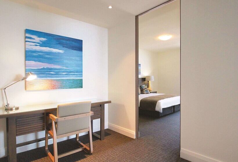 ホテル Oaks Redcliffe Mon Komo Suites