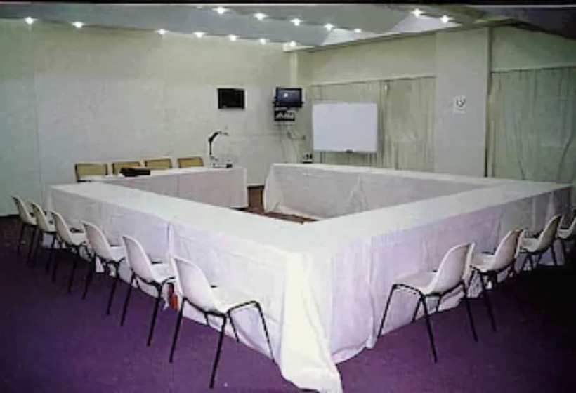 ホテル Oft Plaza Oeste