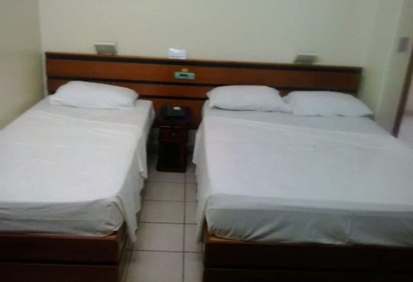 ホテル Oft Plaza Oeste