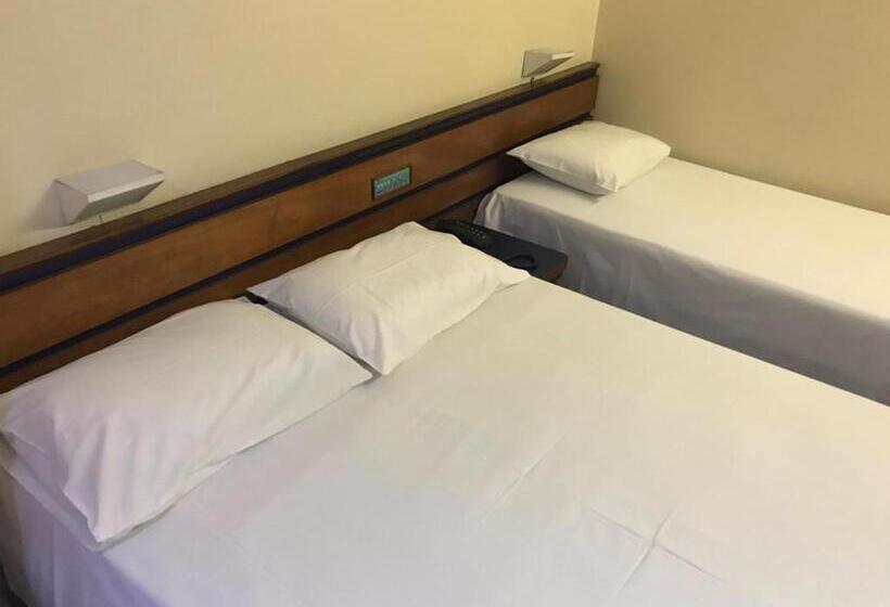 ホテル Oft Plaza Oeste