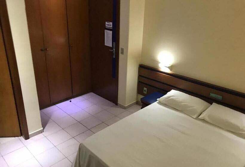 ホテル Oft Plaza Oeste