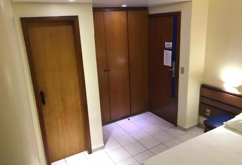 ホテル Oft Plaza Oeste