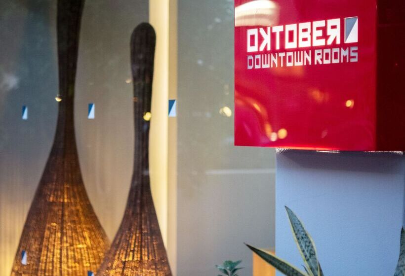 בית מלון כפרי Oktober Downtown Boutique