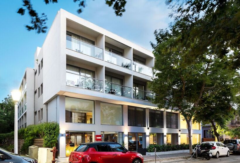 בית מלון כפרי Oktober Downtown Boutique