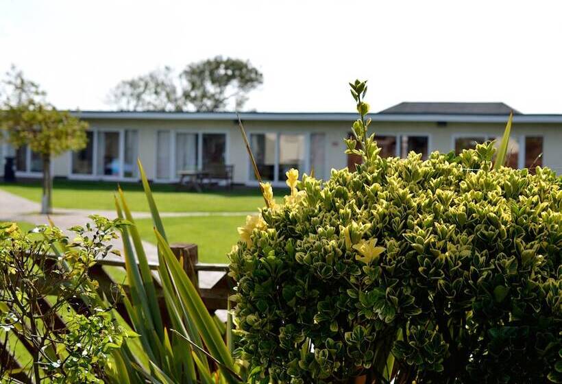 호텔 Pakefield Holiday Village   Adults Only