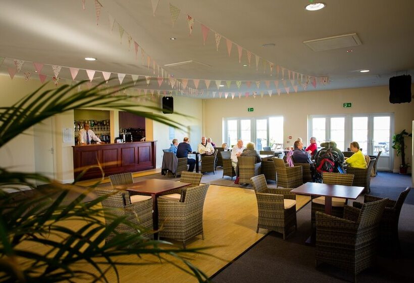 호텔 Pakefield Holiday Village   Adults Only