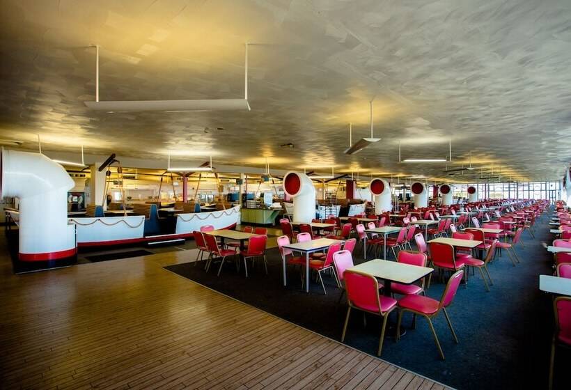 호텔 Pakefield Holiday Village   Adults Only