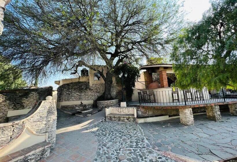 فندق Parador Vernal