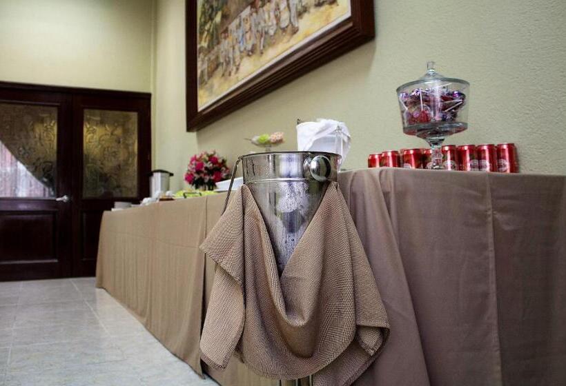 هتل Plaza Campeche