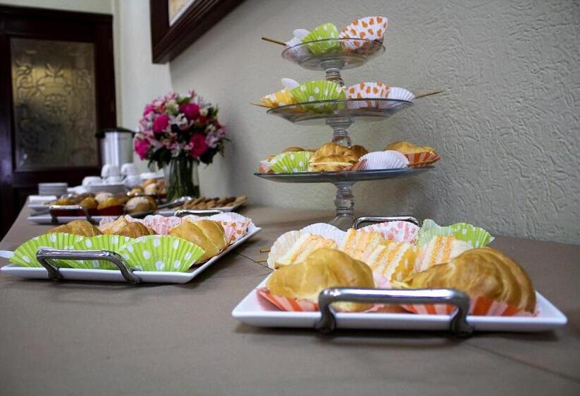 هتل Plaza Campeche