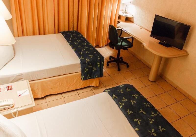 فندق Plaza Inn Express