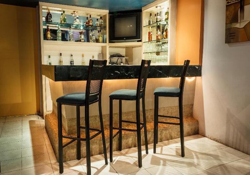 فندق Plaza Inn Express