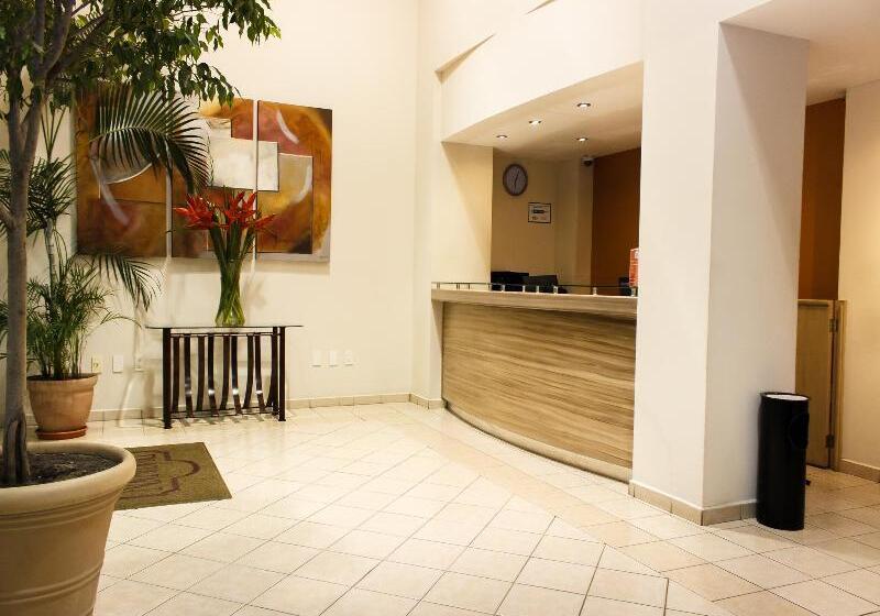 فندق Plaza Inn Express