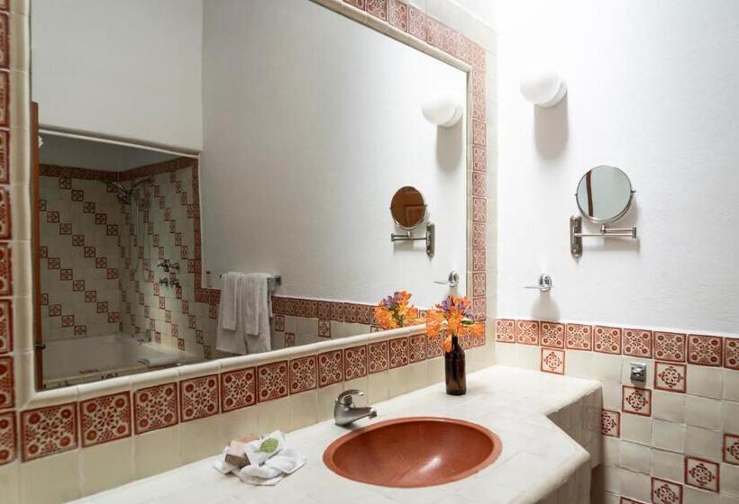 Posada Del Tepozteco   Hotel & Gallery