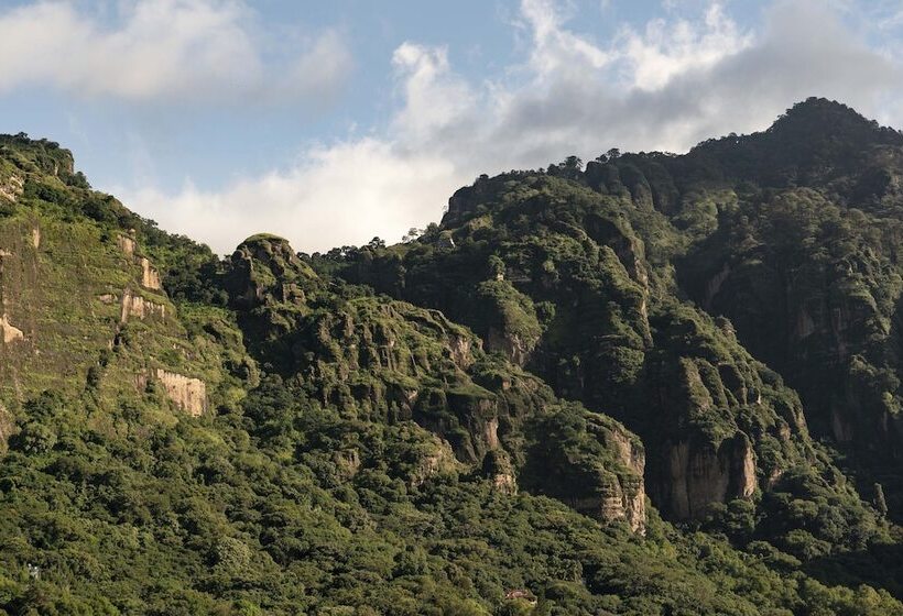 Posada Del Tepozteco   Hotel & Gallery