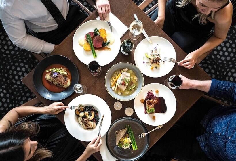 هتل Pullman Adelaide