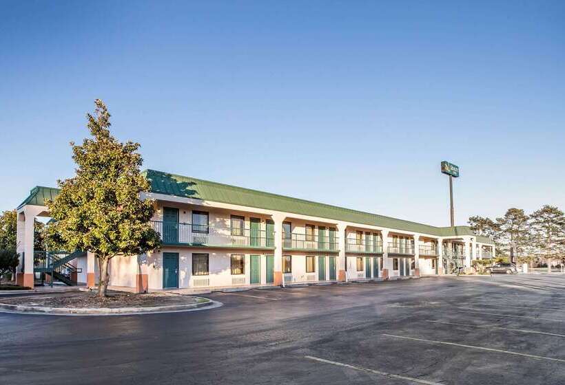 酒店 Quality Inn Byron