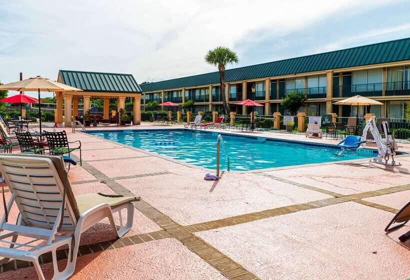 فندق Quality Inn Richmond Hill  Savannah I95