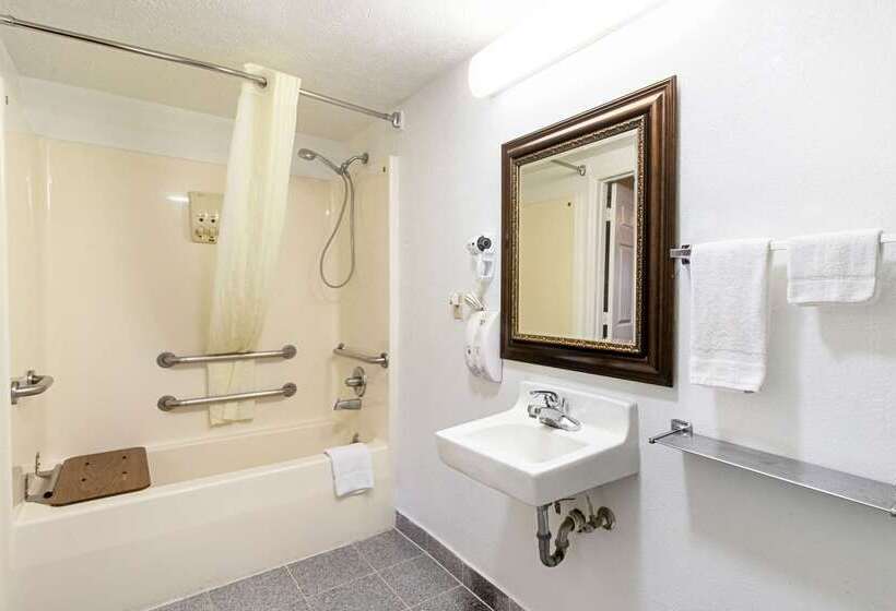 בית מלון כפרי Quality Inn & Suites