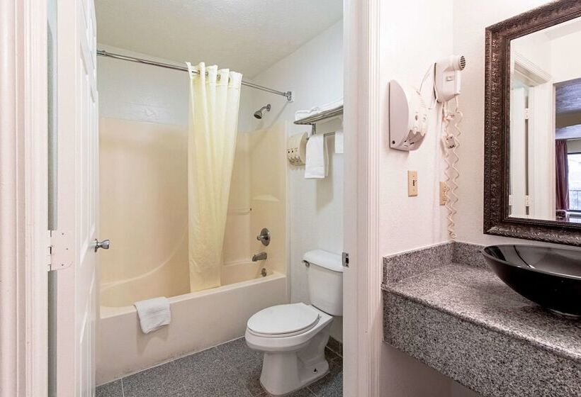 בית מלון כפרי Quality Inn & Suites