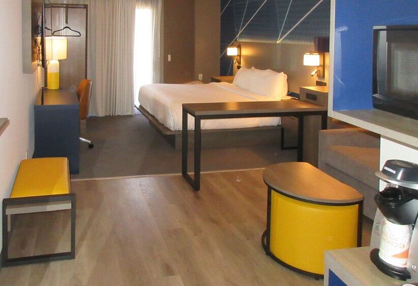 فندق Comfort Inn & Suites Irvine Spectrum