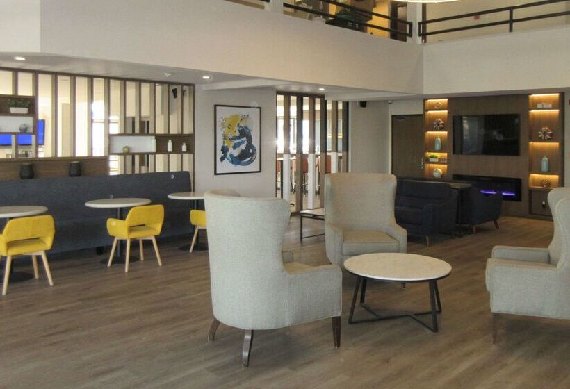 فندق Comfort Inn & Suites Irvine Spectrum