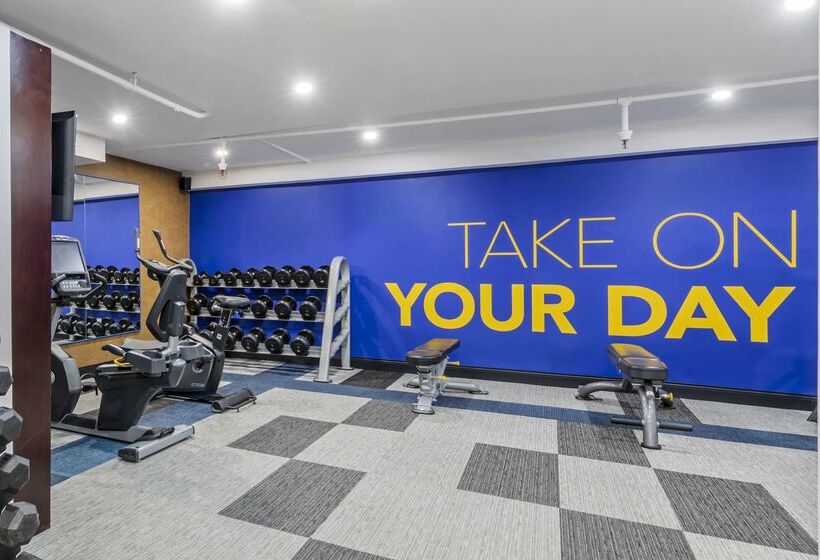 فندق Comfort Inn & Suites Irvine Spectrum